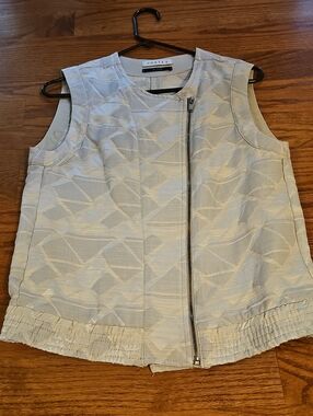 Cream Textured Sleeveless Zip Vest